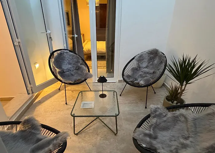 아파트 First Floor With Own Front Door - 발레타