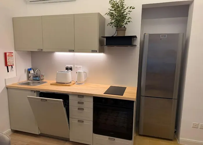 First Floor With Own Front Door - 발레타