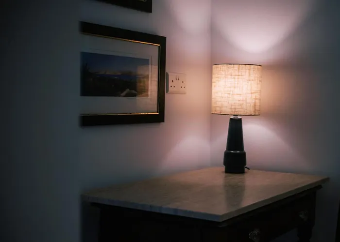 First Floor With Own Front Door - * 발레타