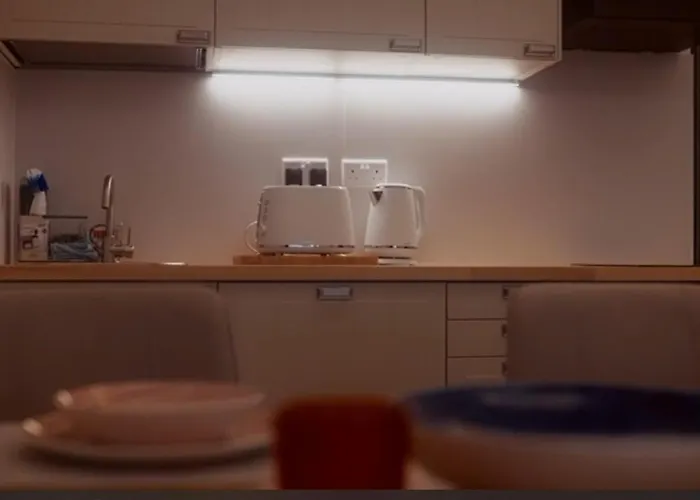 아파트 First Floor With Own Front Door - *