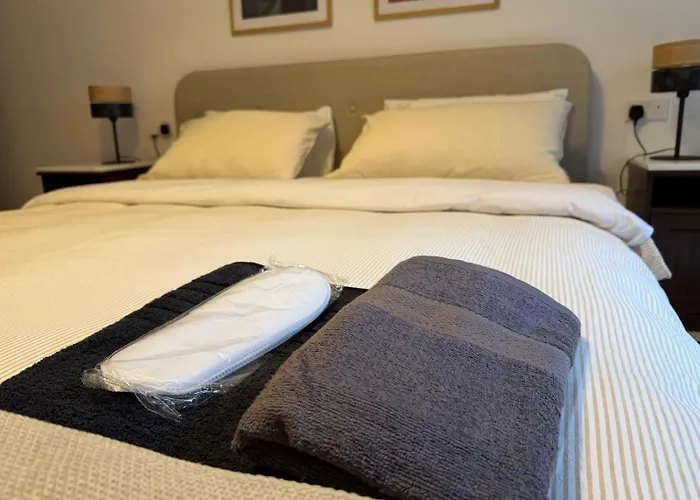 First Floor With Own Front Door - 아파트 *