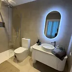 דירה First Floor With Own Front Door - *
