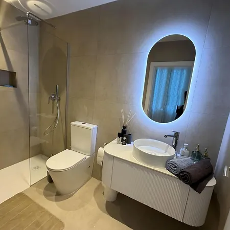 Appartement First Floor With Own Front Door - *