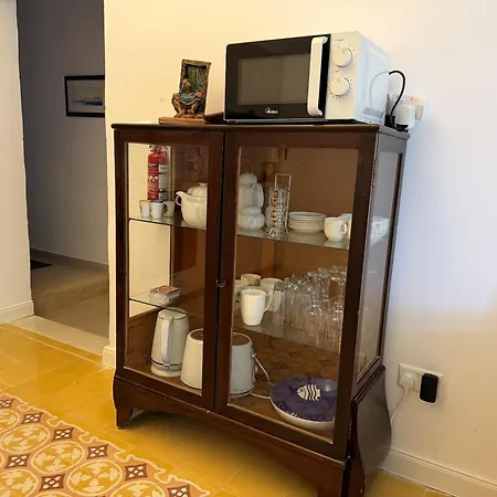 First Floor With Own Front Door - Apartment *