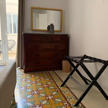 First Floor With Own Front Door - * Valletta