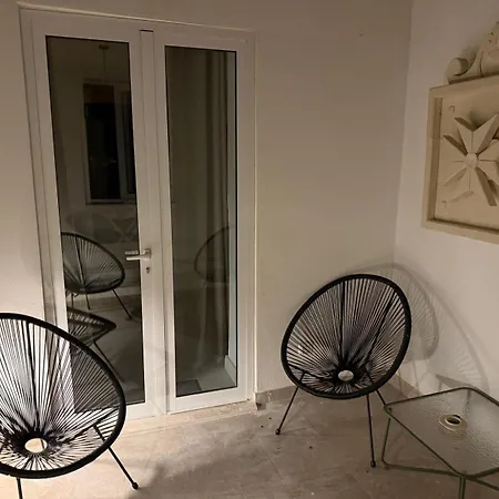 First Floor With Own Front Door - * Valletta