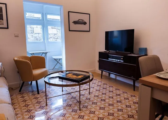 First Floor With Own Front Door - Appartement