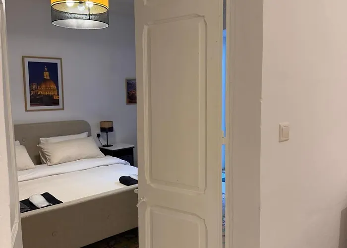 First Floor With Own Front Door - Appartement